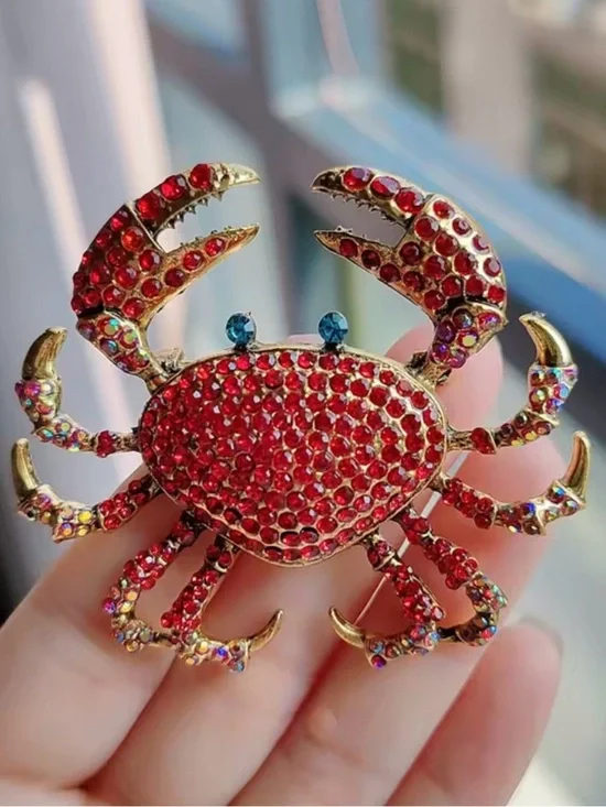 Rhinestone Crab Brooch. Sea Animal Banquet.