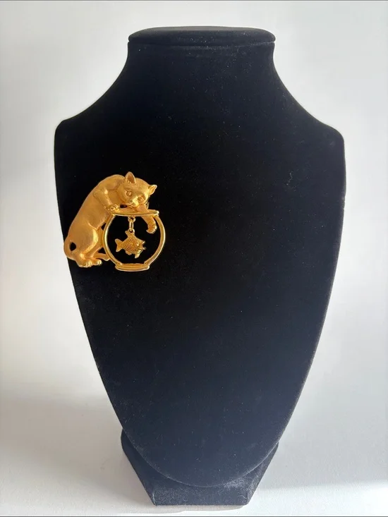 JJ Jonette Gold Cat Fishbowl Brooch Dangle Pin Vintage Jewelry