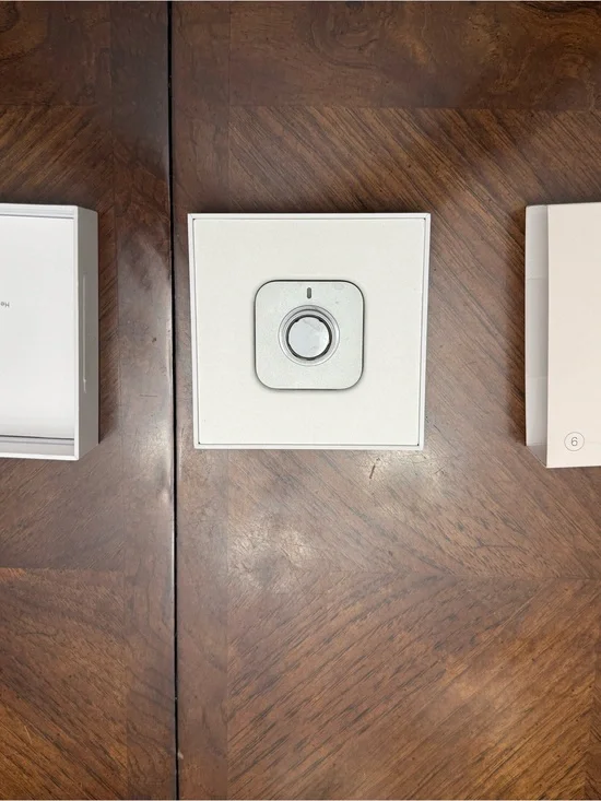 Oura Ring Charging Base in White and Silver