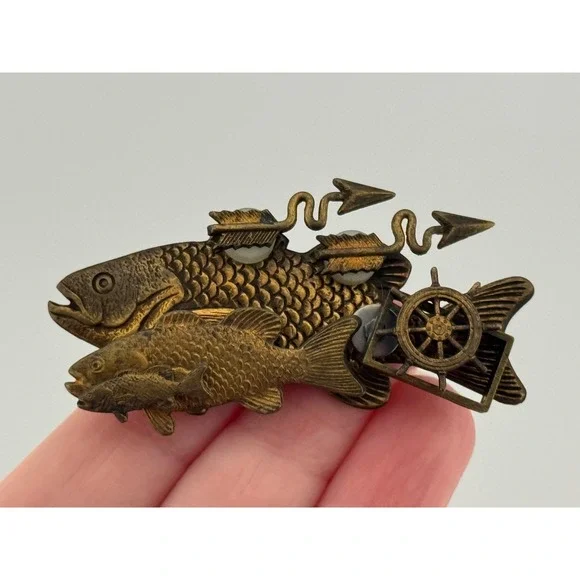 Vintage Modernist Artisan Fish Brooch‎ Pin Unsigned