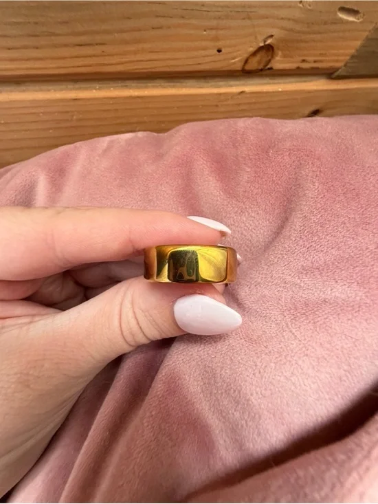 BRAND NEW Oura Generation 4 Gold Size 7