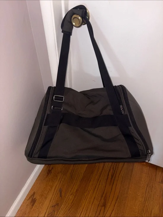 Porsche Travel Duffel Bag in Olive Green with Black Straps. Vintage, 2021