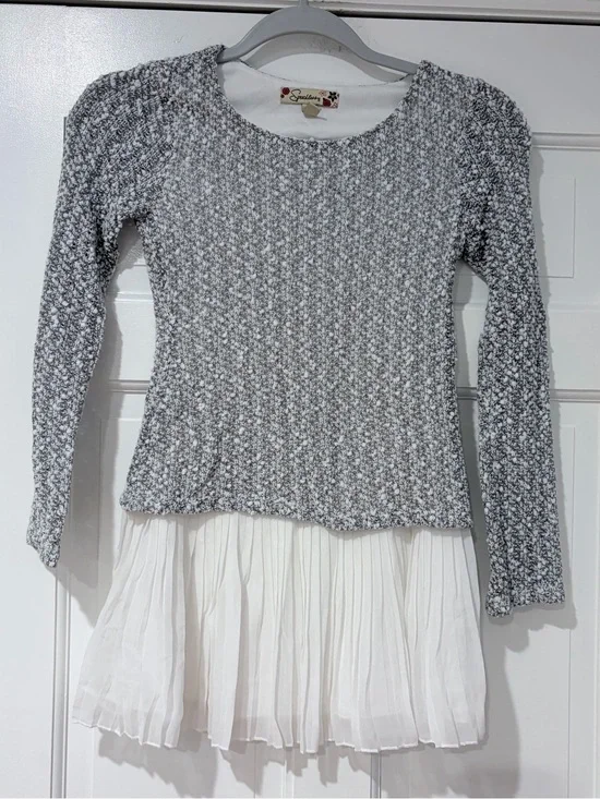 Speechless Gray Sparkle Knit Top with White Tag Detail