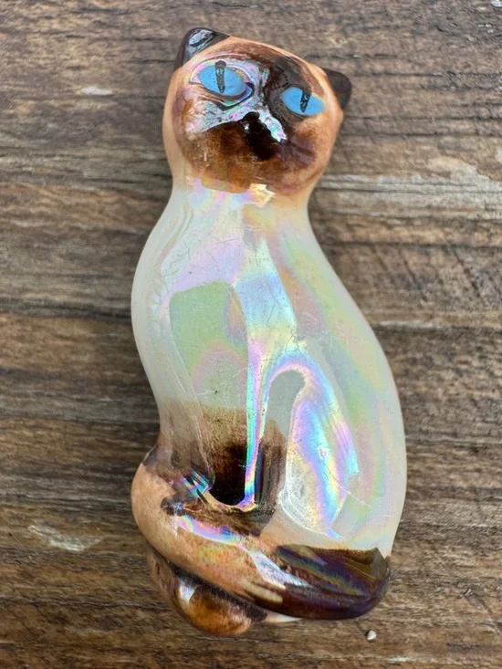 Vintage Avon Siamese Cat Brooch Pin Iridescent Pearlescent Kitty