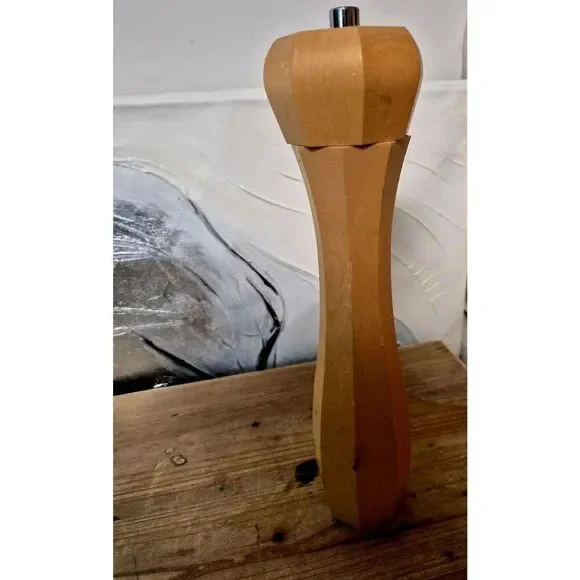 Williams Sonoma pepper grinder