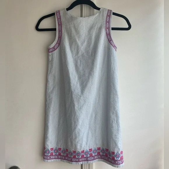 Vineyard Vines girls size 10 seersucker blue & white striped shift dress