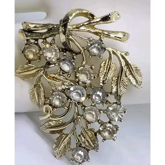 Vintage Brooch Figural Leaf Clear Rhinestone Gold Tone