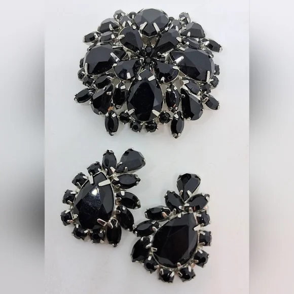 * Vintage Weiss Jet Black Rhinestones Earrings & Pin Brooch Set