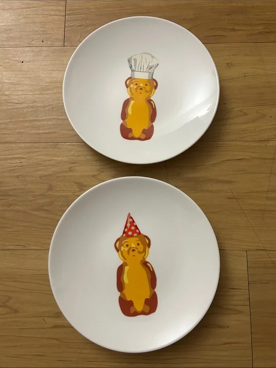 Williams Sonoma Fnnch set of 2 salad/dessert plates honey bear chef + birthday