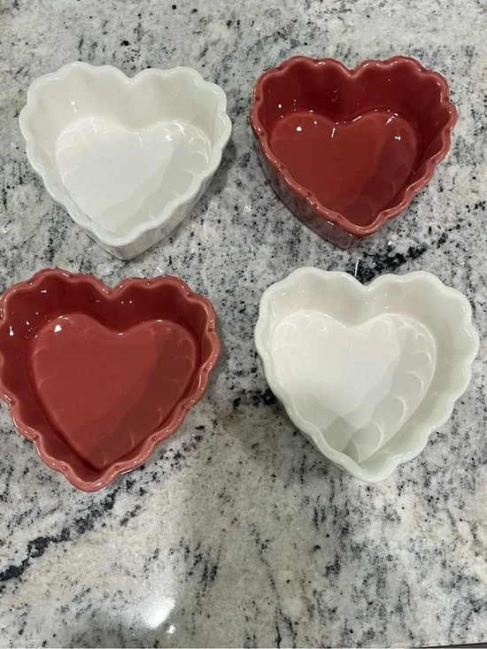Williams Sonoma Rustic Heart Collection Ramekin Ruffled Baking Dishes (Set of 4)