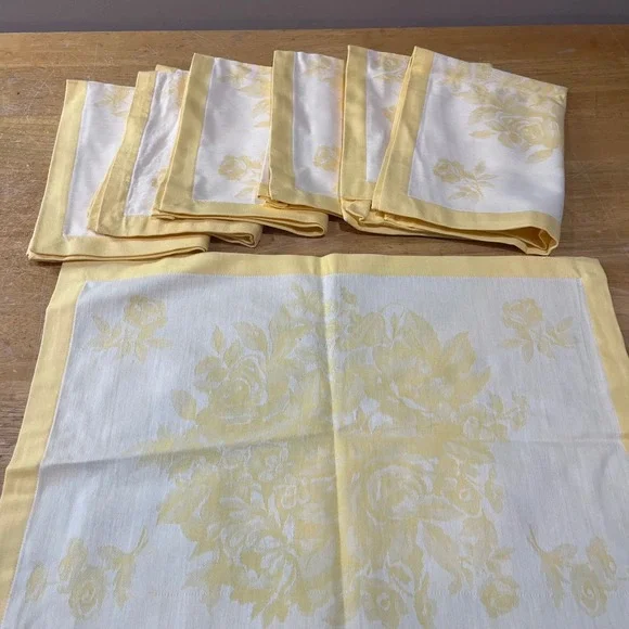 Williams-Sonoma Yellow Floral Damask Cotton Placemats Set of 7 Cottagecore 20x14