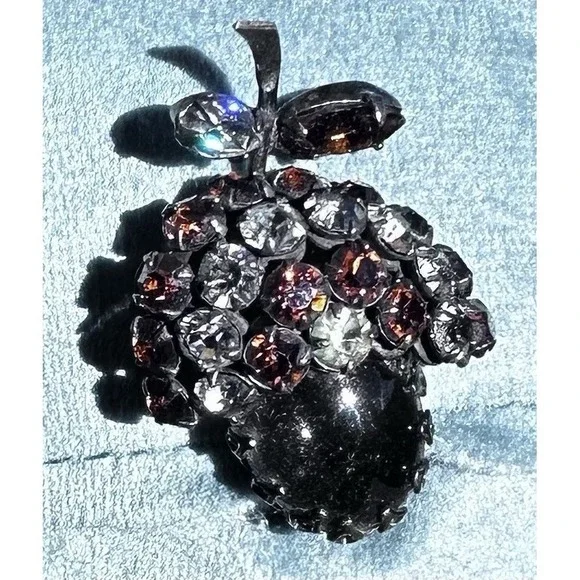 VTG Unsigned Schreiner NY Berry Rhinestone Cabochon 2 Prong Dress Fur Clip RARE