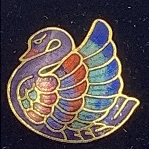 Enamelware Swan Brooch