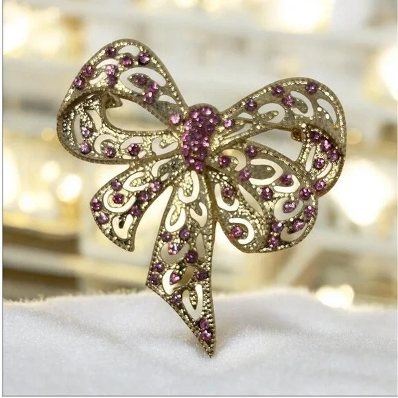 Fashion Goldtone Bow Brooch with Pink Rhinestones – Elegant‎ Openwork Design
