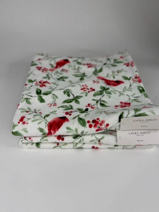 2 Laura Ashley Christmas Bath Towels Jolly Red Cardinals Green Foliage