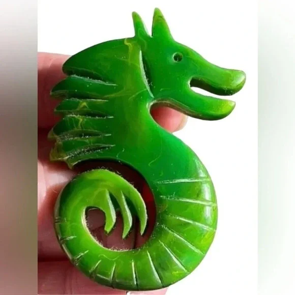BAKELITE Vintage 1930s 1940s Avocado Green Dragon Sea Monster Brooch Pin TESTED