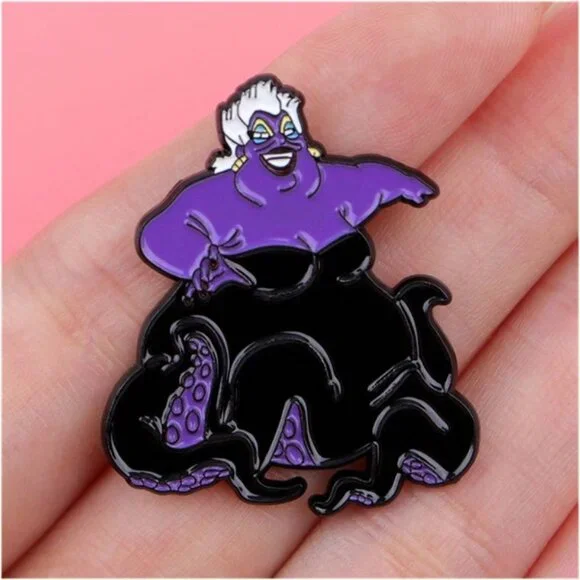 DISNEY Little Mermaid “Ursula” Female Villain Trading Pin (BRAND-NEW!)‎