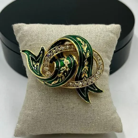 Joan Rivers‎ Signed Vintage Gold Tone Green Enamel Rhinestone Ribbon Brooch