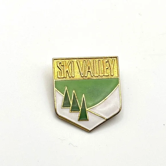 Vintage‎ Ski Valley Lost Areas Naples New York Enamel Pin Gold Tone Shield