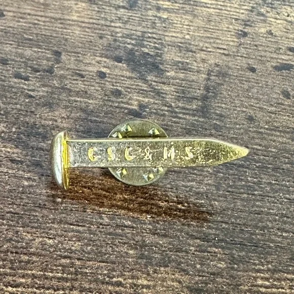 Vintage GSC & MS Railway Gold Tone Railroad Spike Lapel Pin 1‎ Inch Train Spike