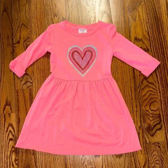 Cat & Jack 3/4 sleeve girls dress with heart detail NWOT MEDIUM (7/8)