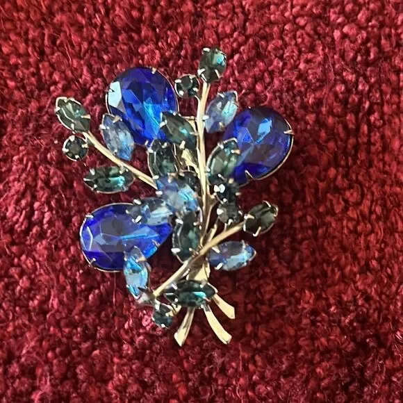 Stunning MCM Blue Crystal on silver brooch