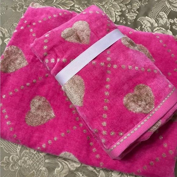 Golden hearts towels set