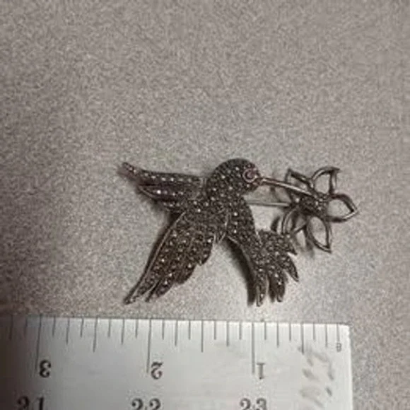 Vintage Avon Brooch Silver Tone Marcasite Hummingbird Flower Pin 2