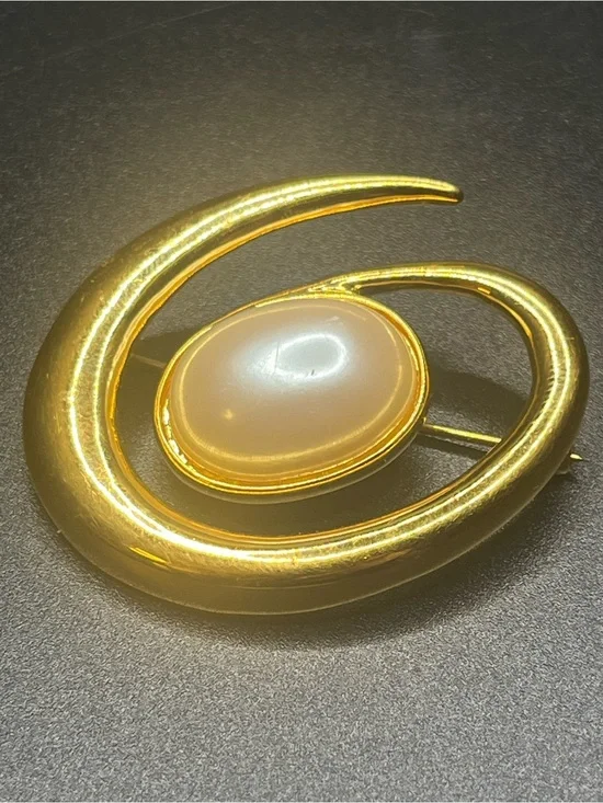 Vintage Monet Gold Tone Faux Pearl Brooch | Modernist Swirl Pin | 1980s