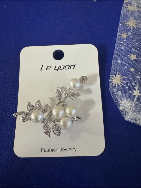 Elegant Silvery and sparkly Pearl Floral branching Brooch with White Pearls NWT