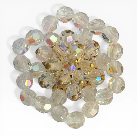 Vintage Aurora Borealis Crystal Bead Cluster Brooch Gold Tone Iridescent Floral‎