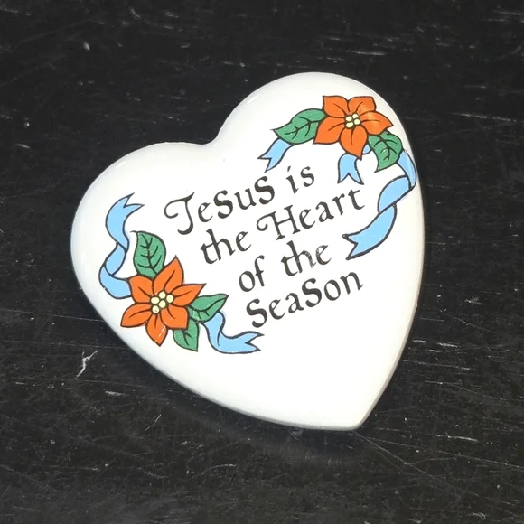Jesus Is‎ The Heart Of The Season VTG White Poinsettia Accented Heart Shaped Pin