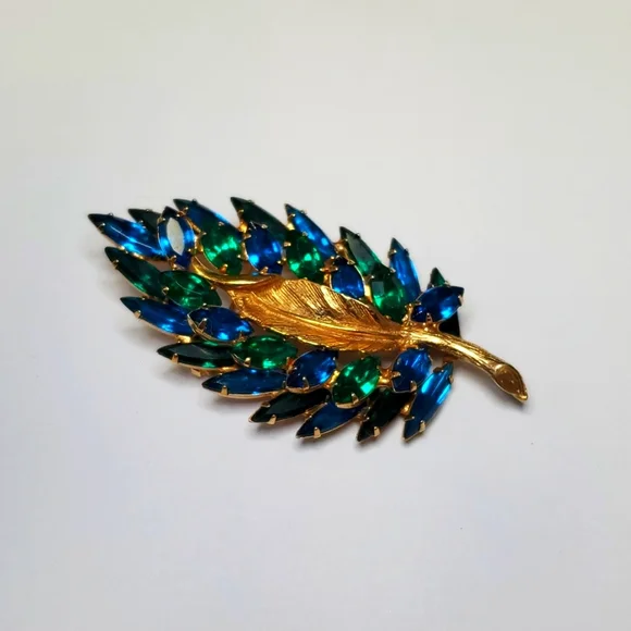 Vintage feather rhinestone pin