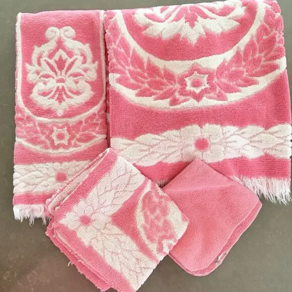 Vtg Fieldcrest Floral Pink Sculpted w/Fringe Bath/Hand Towels & Washcloths