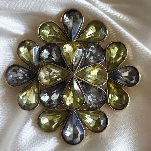 Vintage LC Signed Flower Brooch – 1960s Glam Statement Pin💛💎