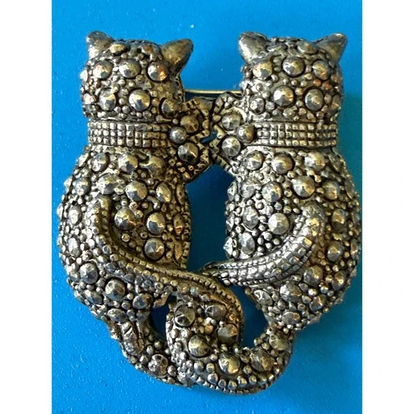 Vintage Cat‎ Brooch Silver Tone Marcasite Style Kitten Pin