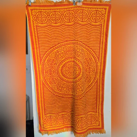 Vintage Medallion Abstract Print Towel