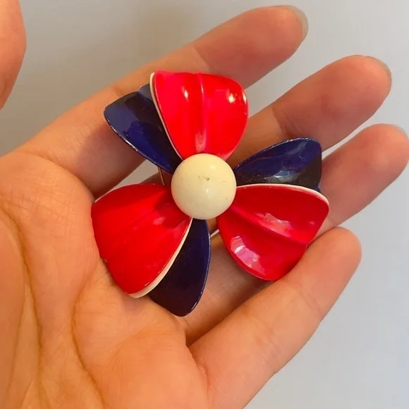 1960s Vintage Flower Brooch With Red and blue Enamel