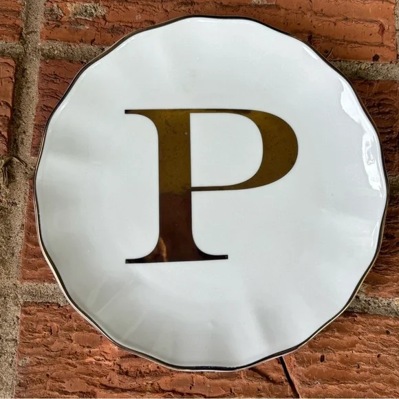 New Williams Sonoma White & Gold Monogram Initial P Appetizer Plate