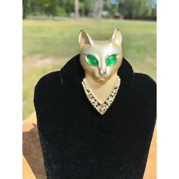 Vintage AJC Egyptian Cat Brooch Gold Tone Matte Finish Green Eyes Pin