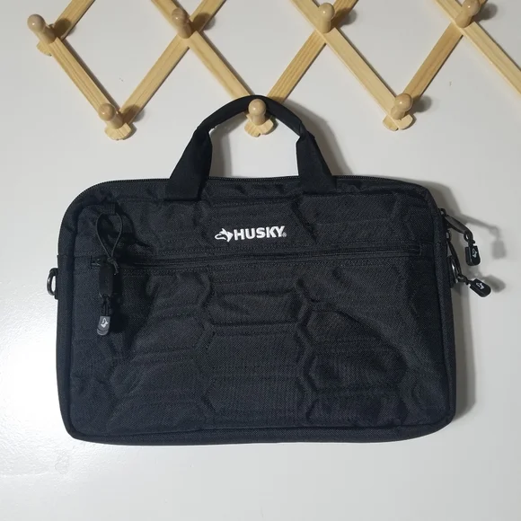 LIKE NEW HUSKY HEAVY DUTY BRIEFCASE