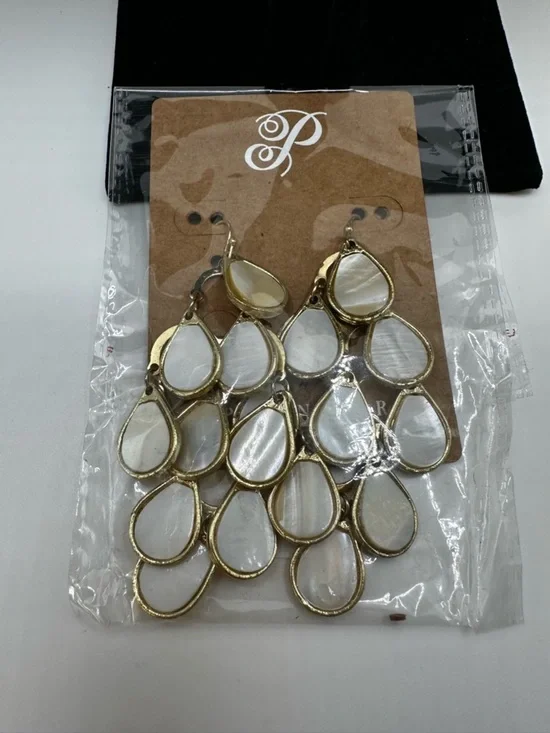 PLUNDER  Goldtone Chandelier Casual Summer  Dangling Earrings