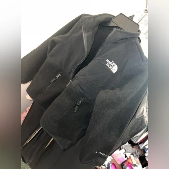 Black sherpa jacket boys girls size 7 north face NWOT