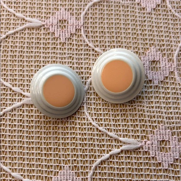 Vintage‎ White and Tan Button Earrings
