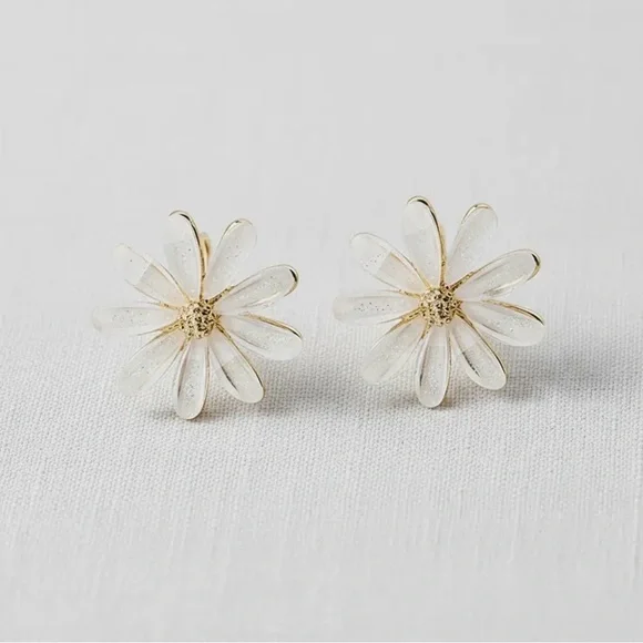 Daisy Crystal Stud Earrings (2712)