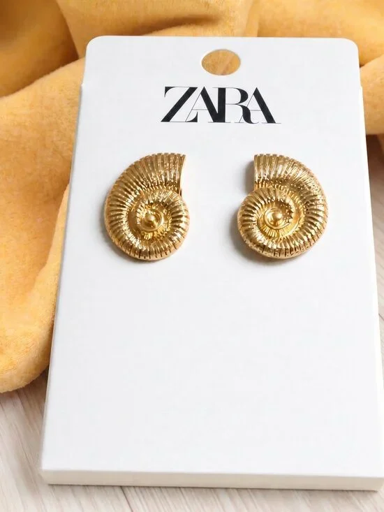 Zara Shell Stud Earrings