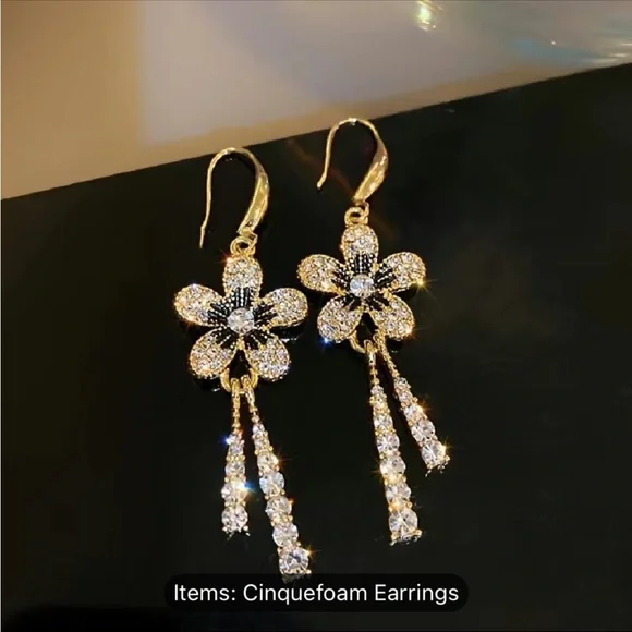 Nwt elegant flower dangle earrings