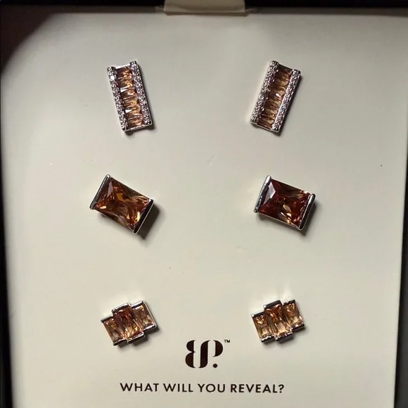 BP Simple Studs - A Bar Above