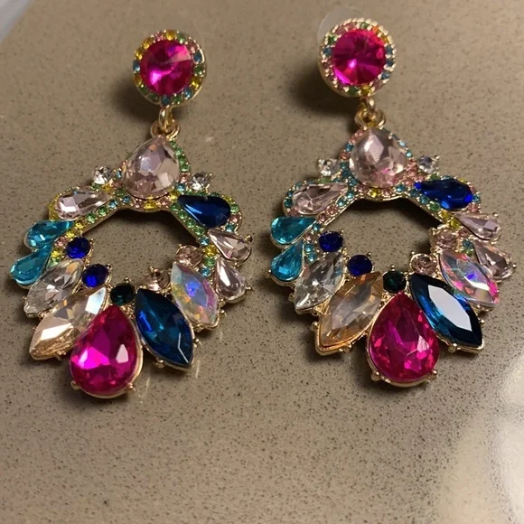 NWOT Chandelier Cubic Zirconia Drop Earrings