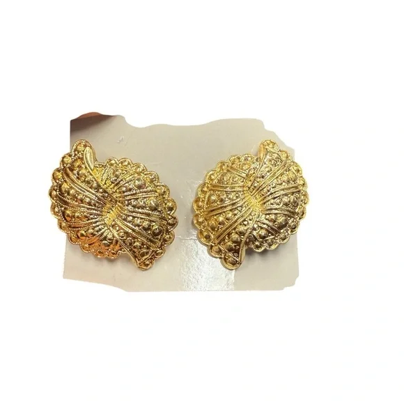 Avon “Fanfare” Vintage Goldtone Clip-On Earrings. NIB 1988